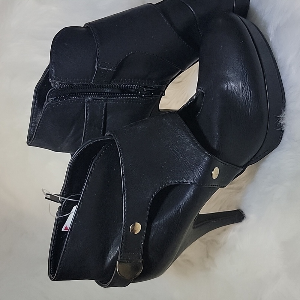 Black Boot - image 2